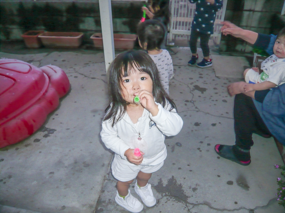 シャボン玉とんだ、やねまでとんだ🎈